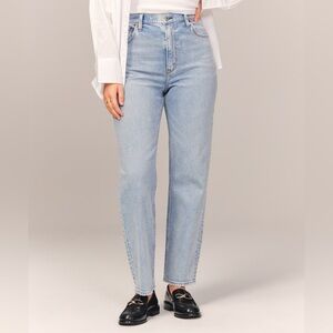 Abercrombie & Fitch - The Ankle Straight Ultra High Rise in Curve Love